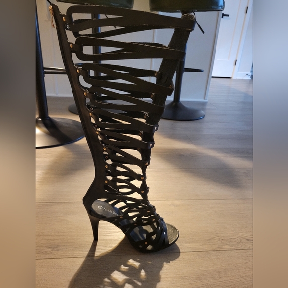 Gladiator boots - Picture 2 of 2